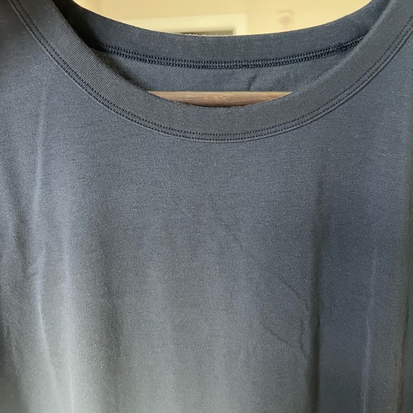 Lululemon T - Shirt (XL, Navy) - Picture 3 of 3